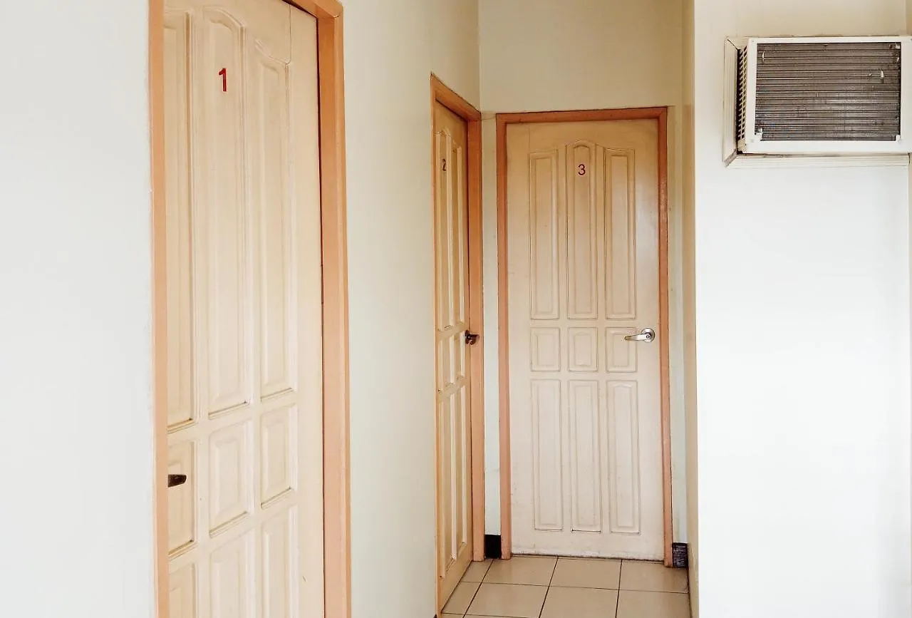 Reddoorz Near Davao Airport Hotel