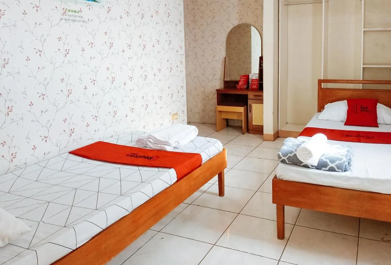 Reddoorz Near Davao Airport Hotel